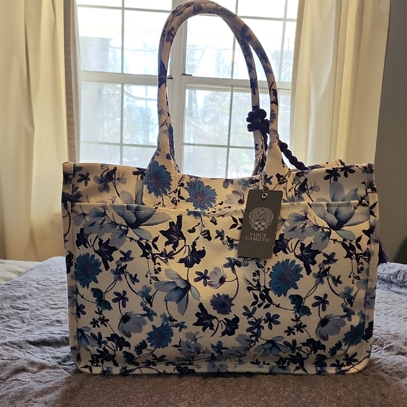 Vince Camuto Handbags - ***LEAVING THE CLOSET TODAY 2/7***NWT VINCE CAMUTO-ORLA